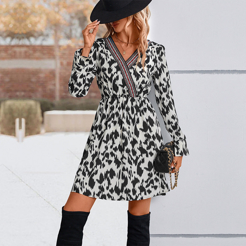 Women's V Neck Long Sleeved Printed Dress